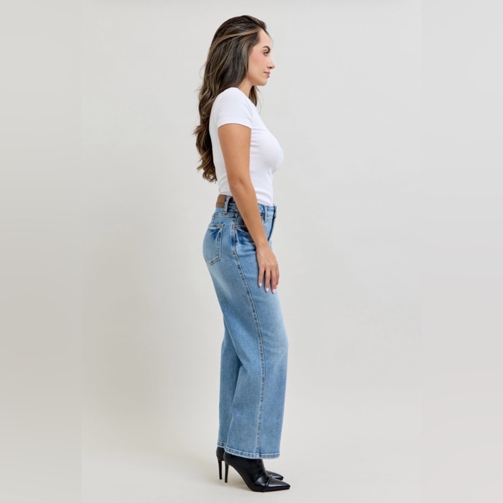 MAKE OFFER Judy Blue Petite Mid-Rise Straight Leg Women's Jeans - Picture 5 of 7